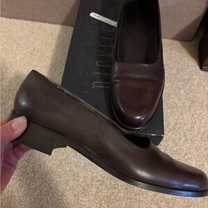 Nickles Soft Women’s Brown Leather Loafers Size 11N EUC